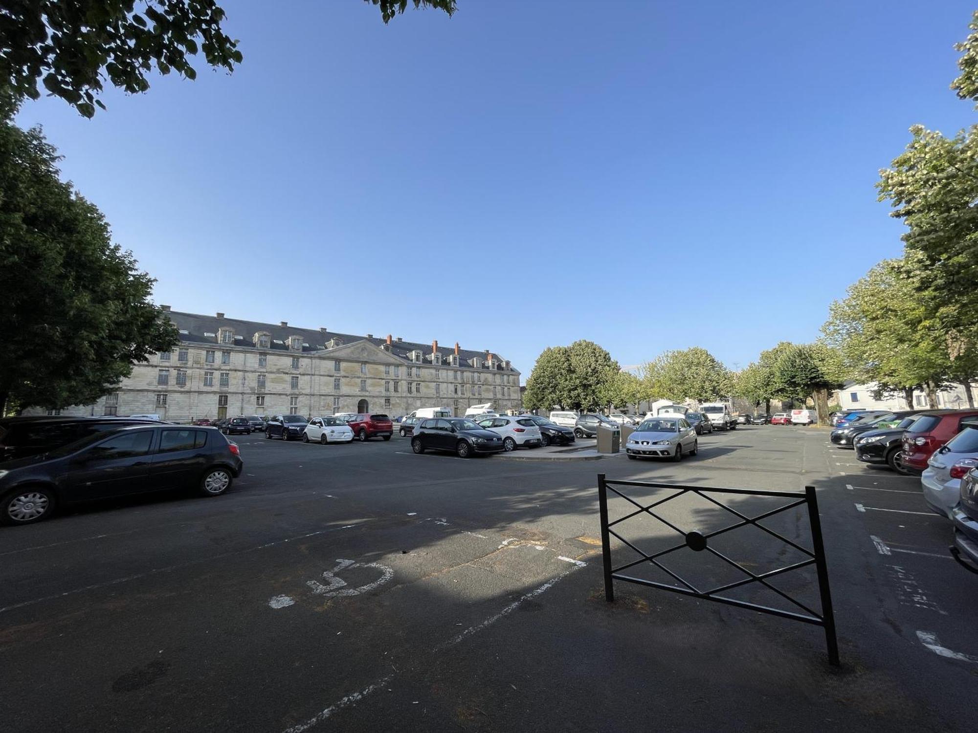 Chez Jean-Yves Et Zoe - La Dolce Vita - Au Calme, Tres Propre, Proche Parkings Niort Extérieur photo